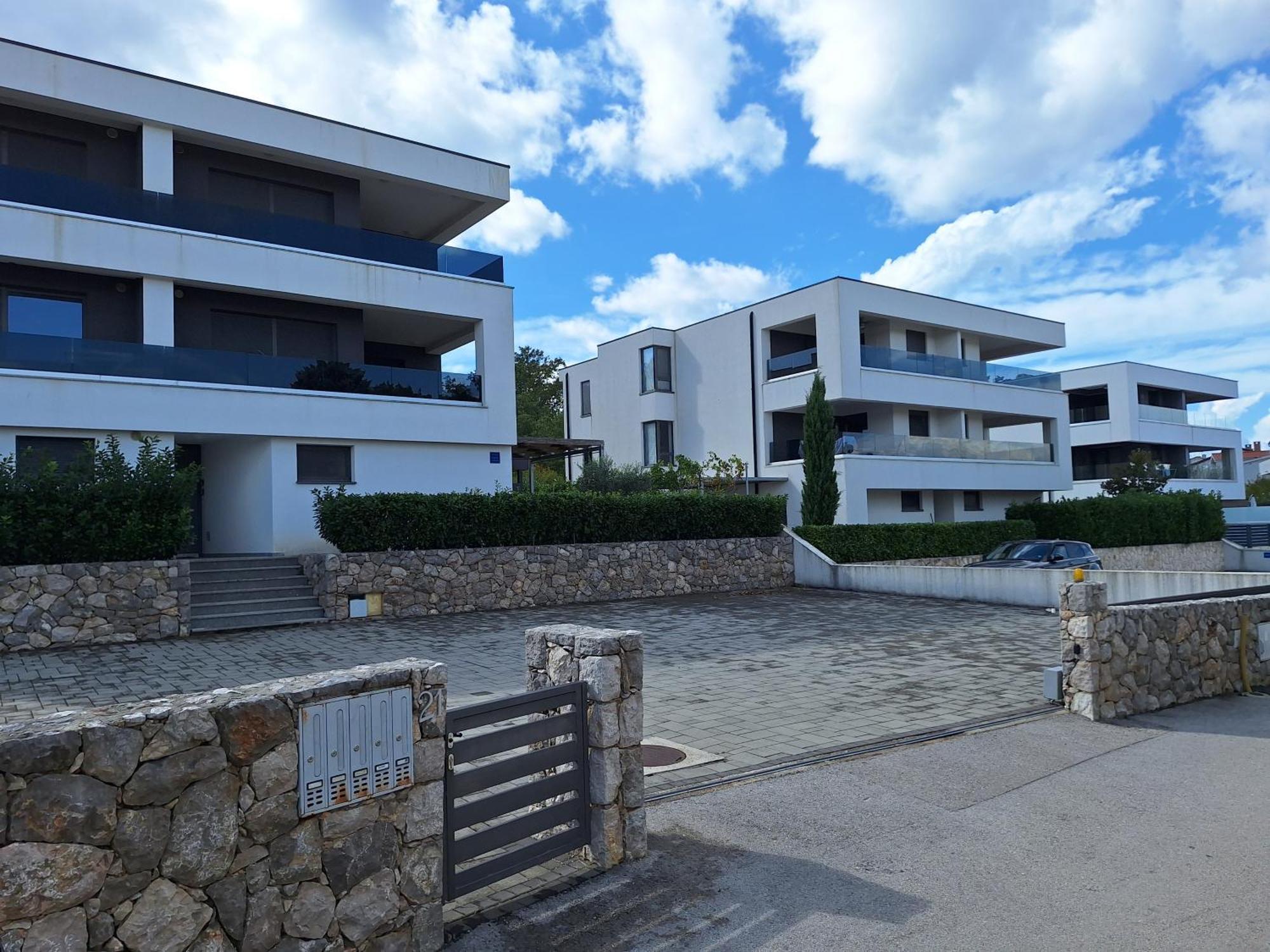 Apartment White Vantacici Exterior photo